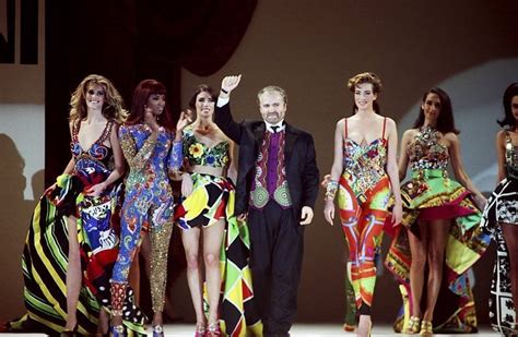 disegni di gianni versace|gianni versace stile.